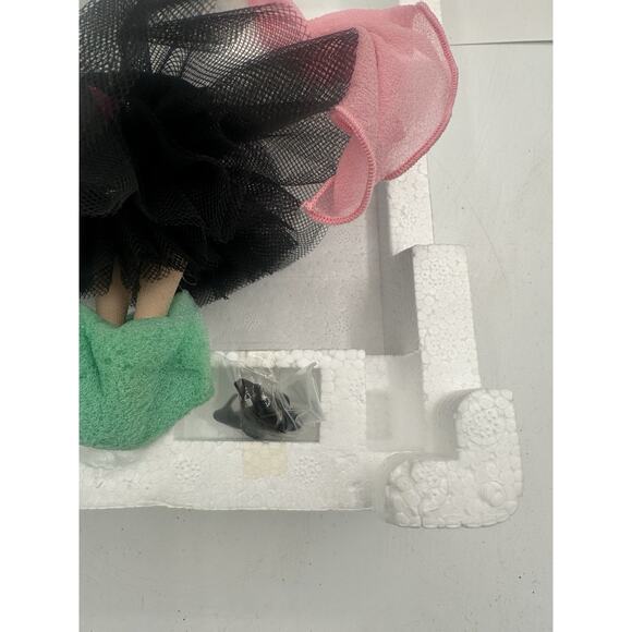 Solo in the Spotlight 1961 Barbie Doll Porcelain Limited Edition 1989 Mattel NEW - Picture 6 of 11